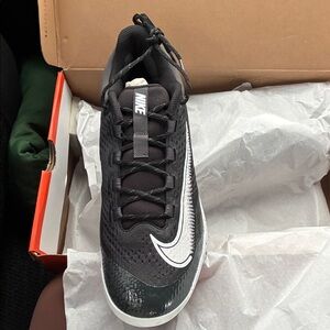 Nike Black and White Alpha Huarache Elite 4 Low Baseball Metal Cleats- BRAND NEW